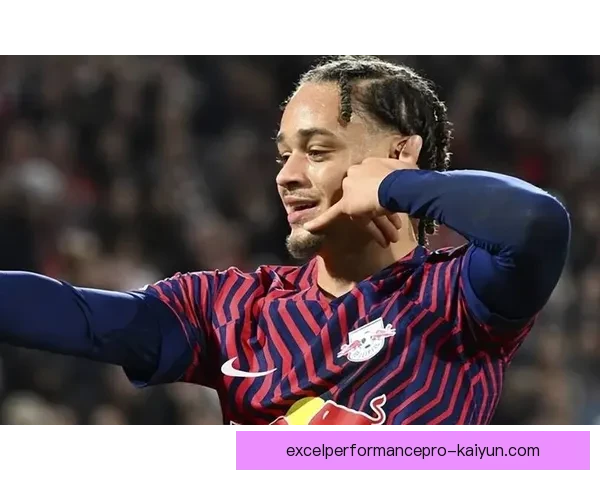 上海申花勇夺足协杯冠军，迎来球队辉煌再现表现亮眼