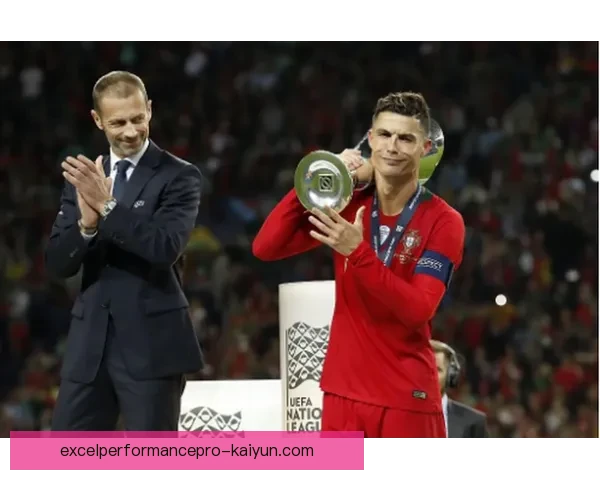 达尼洛在尤文图斯表现稳健，成为球队多面手的关键角色